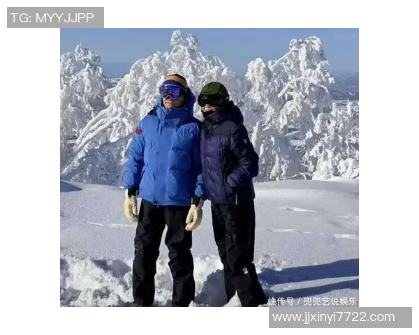 9人滑雪团现身日本!梁朝伟刘嘉玲组局,王菲李嫣母女同行纯陪同 9人滑雪团现身日本!梁朝伟刘嘉玲组局,王菲李嫣母女同行纯陪同